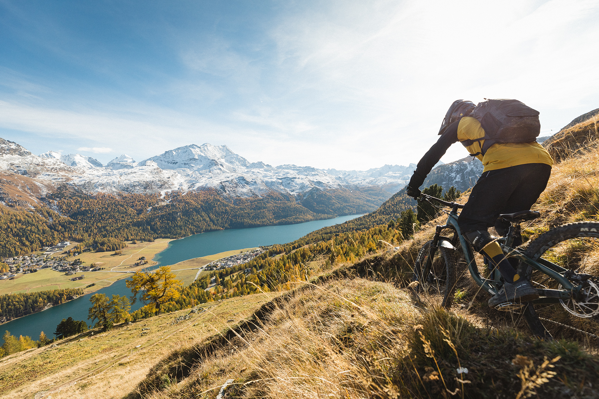 St._Moritz__Corviglia__Via_Engiadina_Bike__c__Engadin_Tourismus__1_.jpg