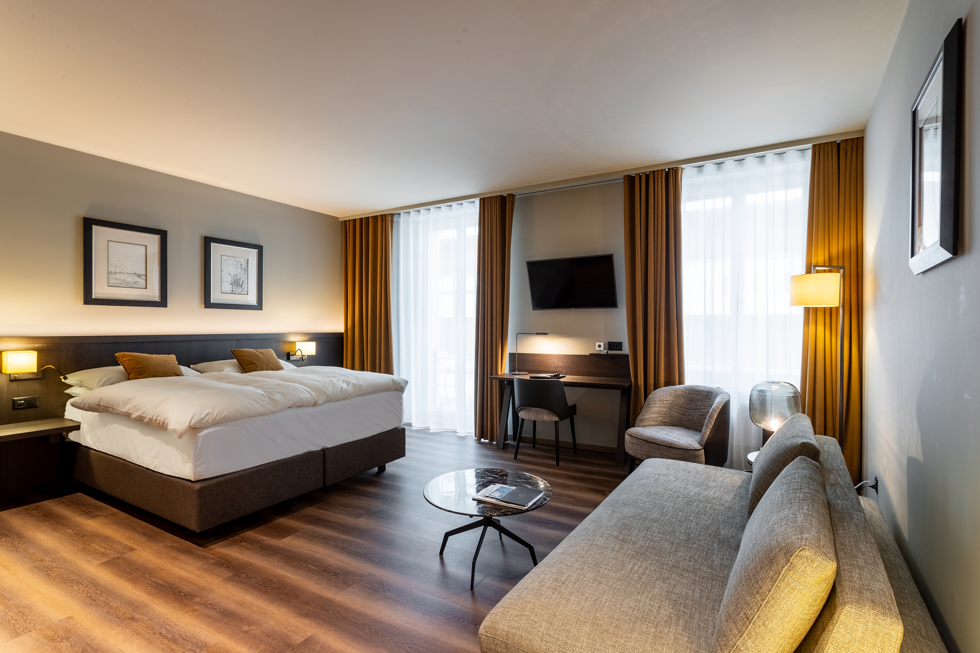 Monopol_215_Junior_Suite.jpg