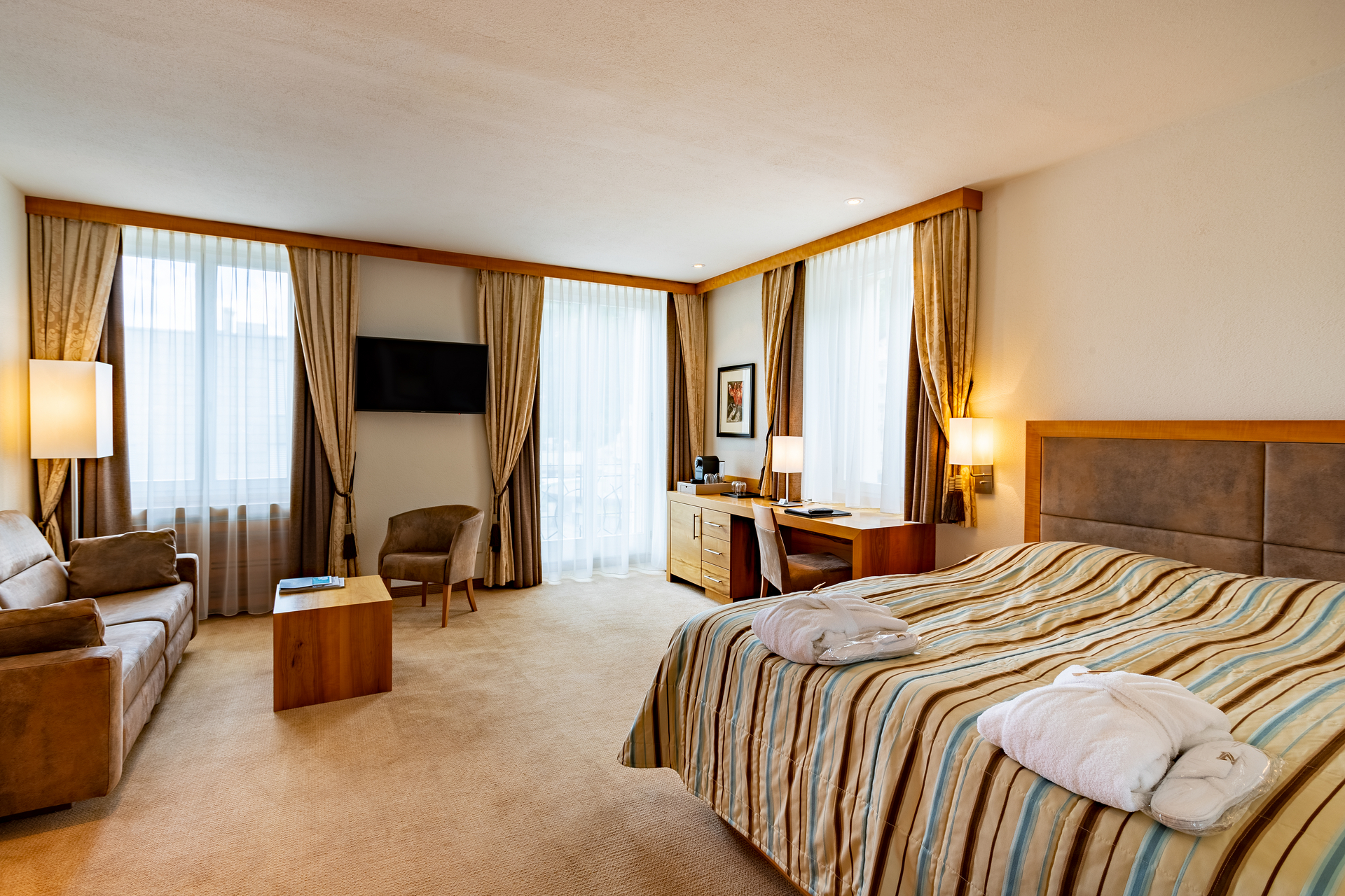 Monopol_302_Junior_Suite.jpg