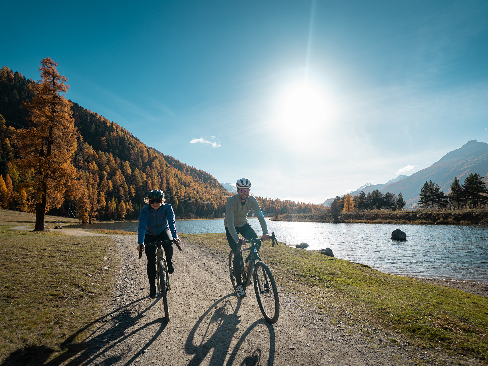 Samedan__Lej_da_Gravatscha_Inn-Radweg__Gravelbike__c__Engadin_Tourismus.jpg