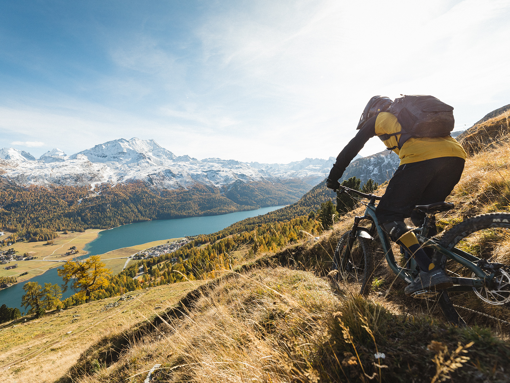 St._Moritz__Corviglia__Via_Engiadina_Bike__c__Engadin_Tourismus__1_.jpg