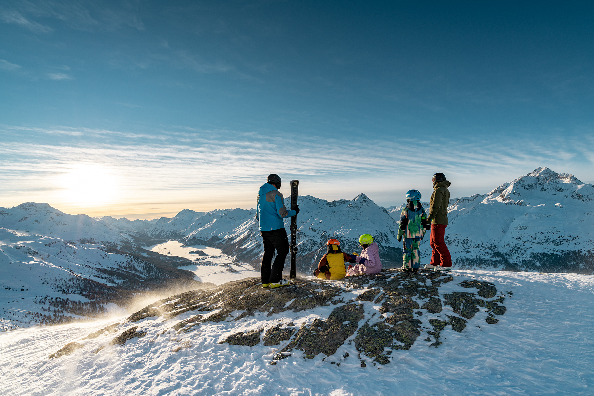 Corvatsch_Skifahren__Familie__c__Engadin_Tourismus.jpg